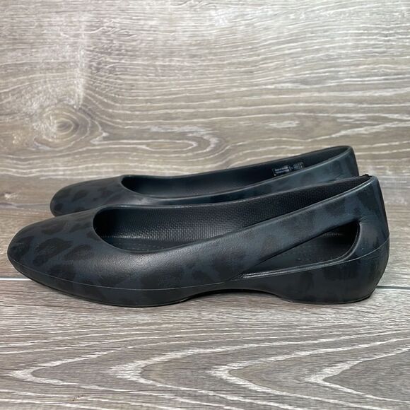 Crocs Sloane Graphic Leopard Iconic Comfort Womens Sz 5 Black Gray Slip On Shoes - Picture 3 of 11